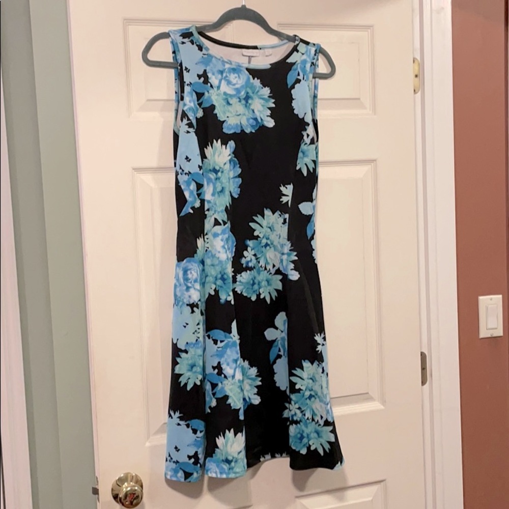 Flower print sleeveless dress